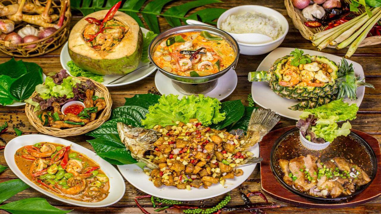 Tips for Culinary Tourism in Thailand, Popular Thai food Restaurants and Thai MilkBun Dessert