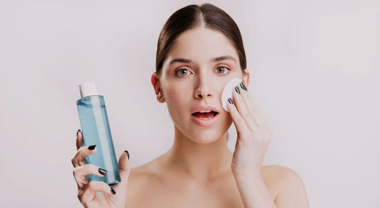 Tips for Removing Makeup for Sensitive Skin Safely and Preventing Irritation